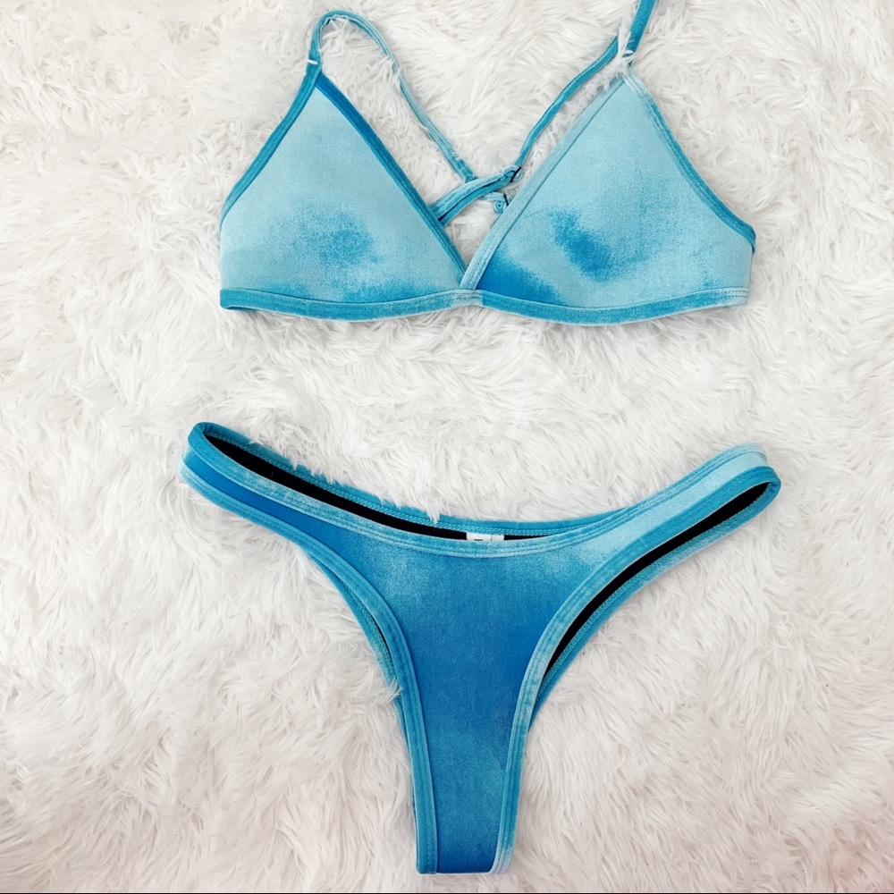 Cielo Pale Blue Velvet Set / Hoaka Swimwear